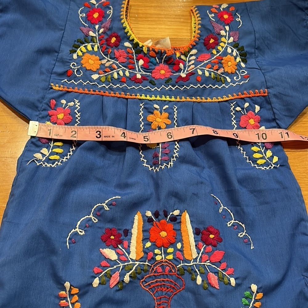 No brand & size girl top good condition use measurements - Picture 2 of 3